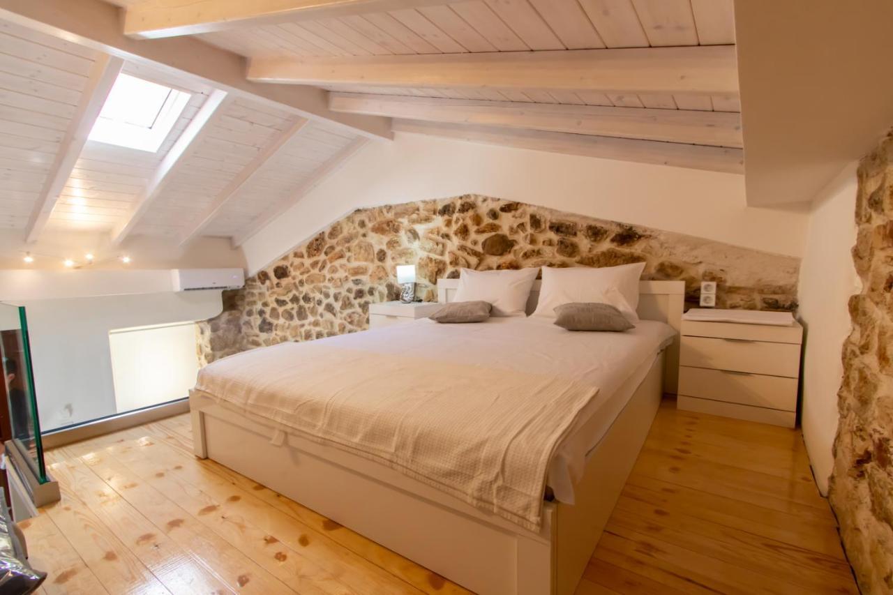 Stone House Apartment