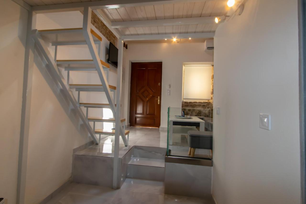 Apartment Stone House Mantouki