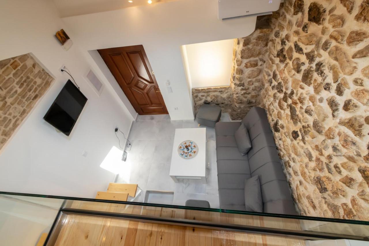 Apartment Stone House *