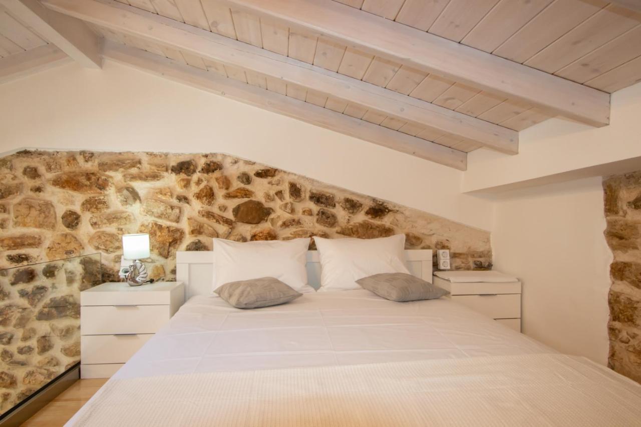 Stone House * Mantouki