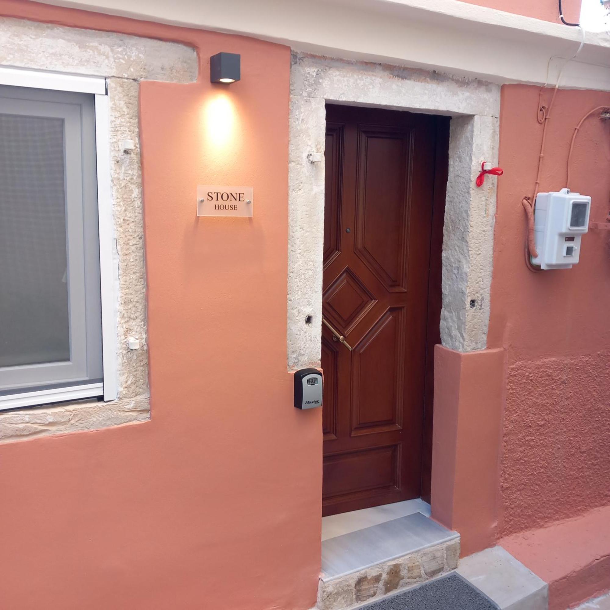 Stone House Apartament *